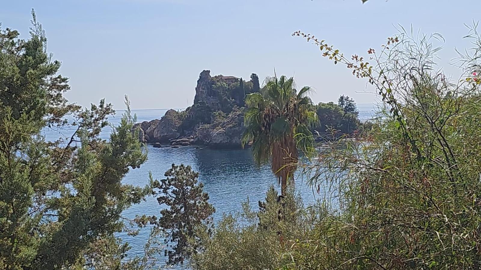 Maretna Apartment Giardini Naxos Bagian luar foto