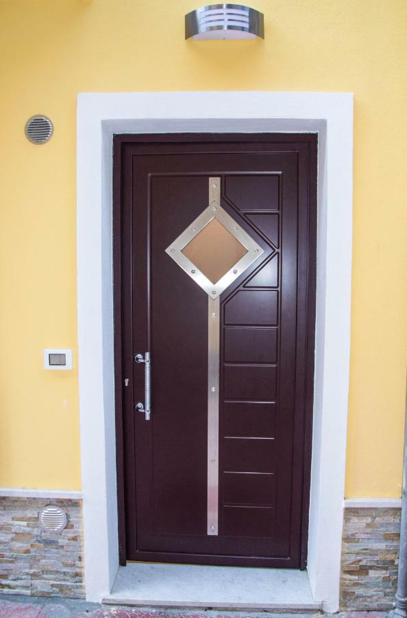 Maretna Apartment Giardini Naxos Bagian luar foto