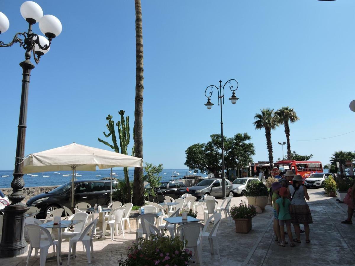 Maretna Apartment Giardini Naxos Bagian luar foto